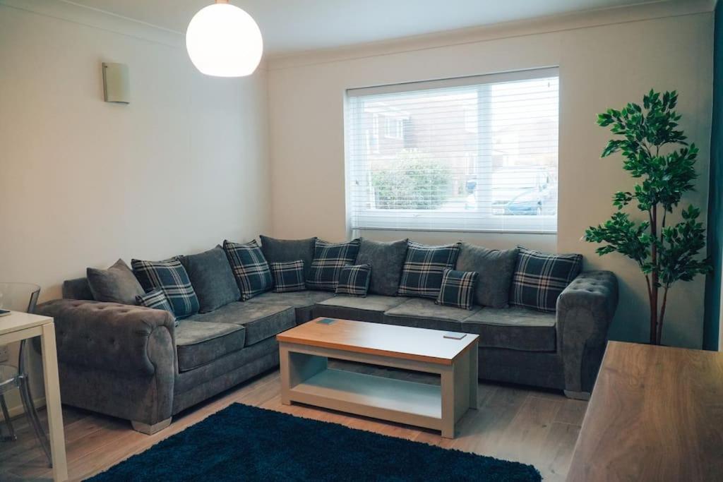 Modern 2 Bed Apartment Near City Centre Челмсфорд Екстер'єр фото